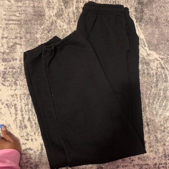 Black jogging pants - Picture 1 of 2